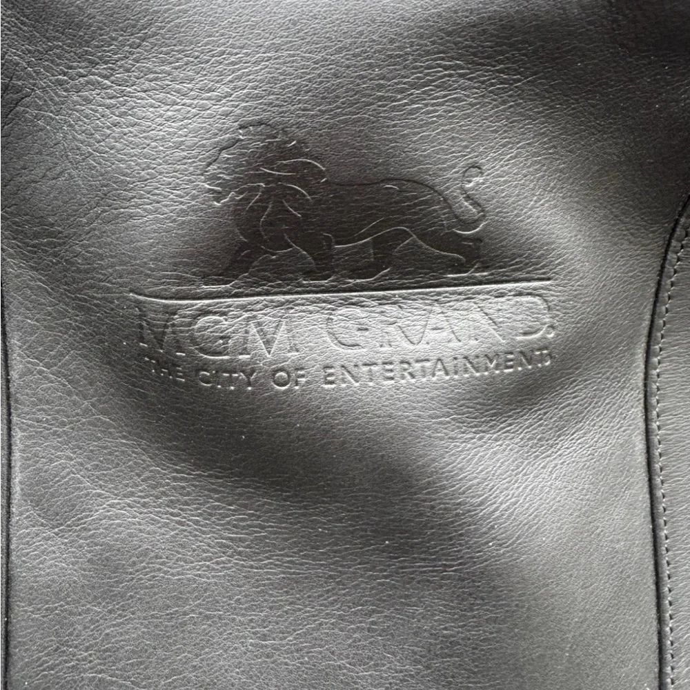 Coach leather garment bag ( MGM GRAND ) - Picture 3 of 10